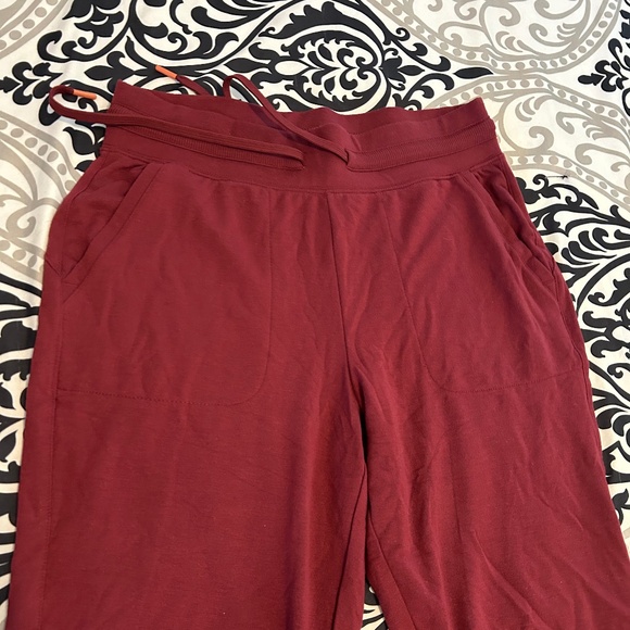 Women's M Tek Gear Lightweight Joggers in Burgundy - Picture 2 of 7